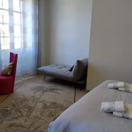 Bed & Breakfast Domaine Les Garrigues