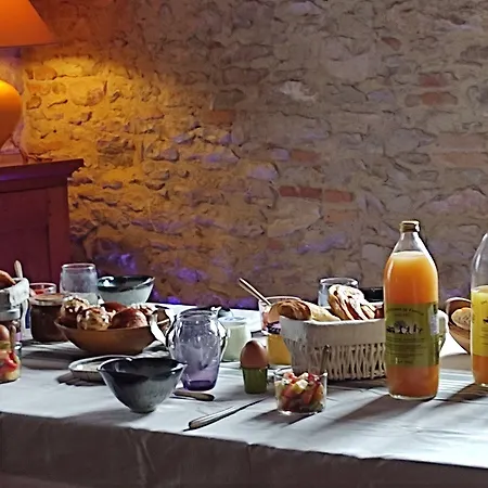 Domaine Les Garrigues Bed & Breakfast Puygaillard-de-Quercy