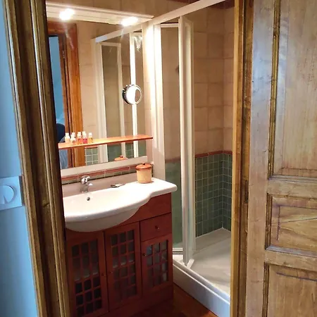 Domaine Les Garrigues Bed & Breakfast Puygaillard-de-Quercy