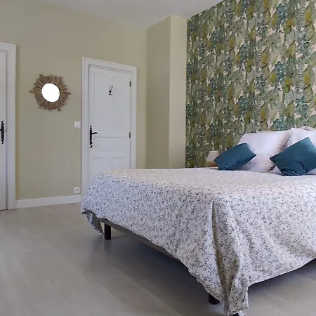 Domaine Les Garrigues Bed & Breakfast Puygaillard-de-Quercy