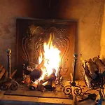 Domaine Les Garrigues فندق مبيت وإفطار 3*