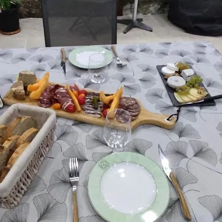 Domaine Les Garrigues 住宿加早餐酒店 3*